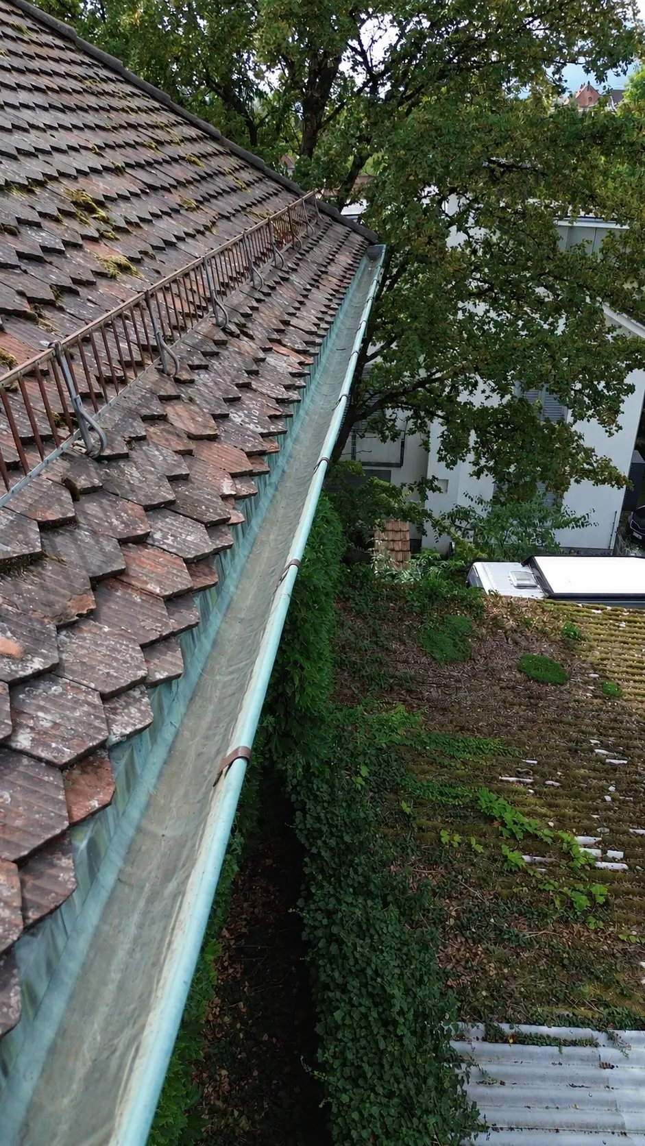Dachrinne nach dem Absaugen